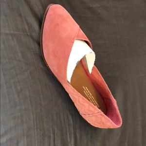 TOMS Jutti Faded Rose Suede Diamond Emboss 8.5
